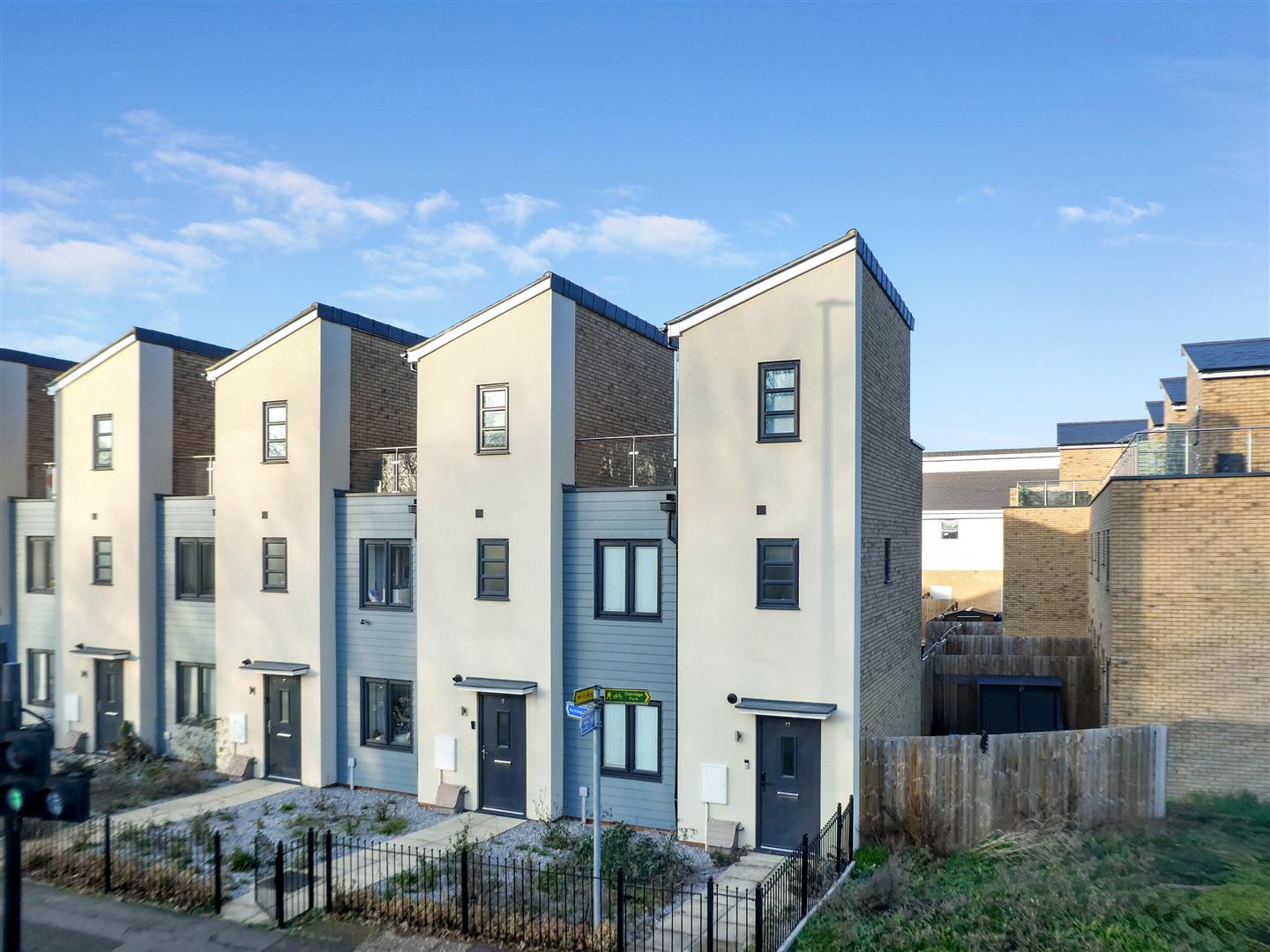 2 bed property in Selkirk Drive, Milton Keynes